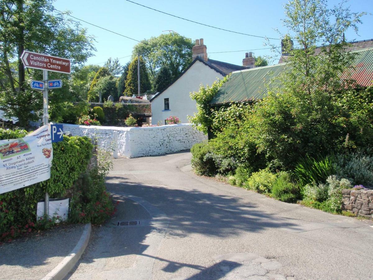 Cardigan Bay Holiday Park Exterior photo